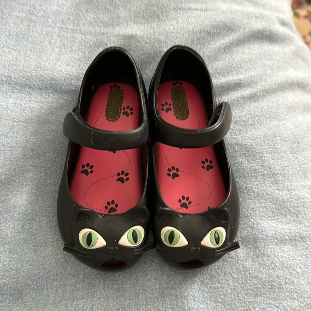 Mini Melissa Cat Shoes, size 9